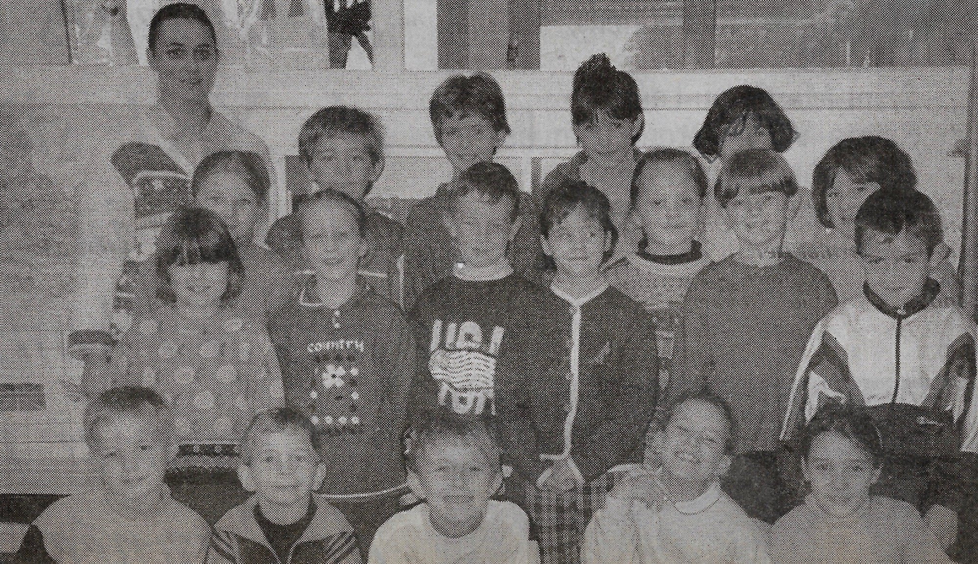 Classe CE1/CE2 de Mme WALLON et Mlle QUERLEU 1999-2000