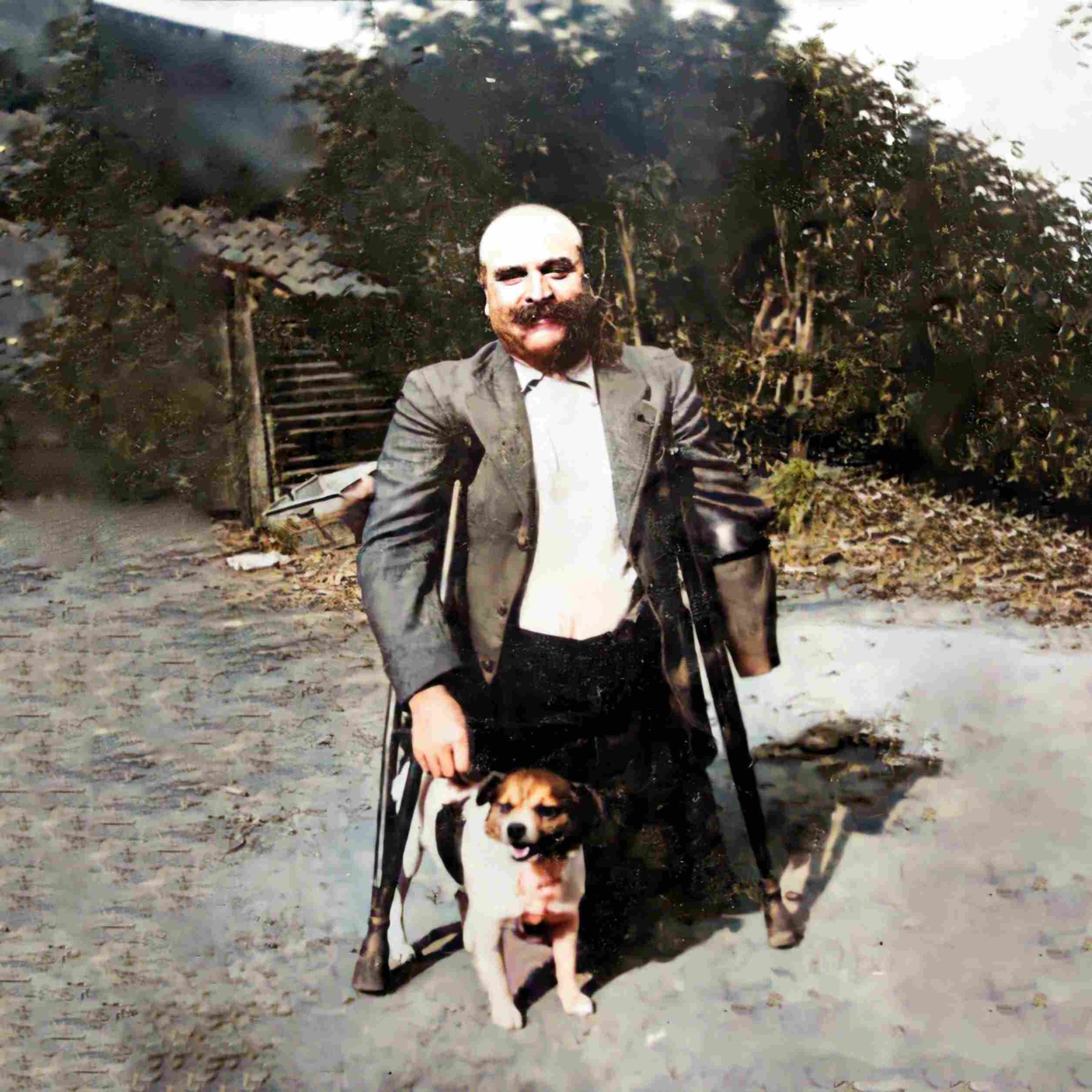Auguste Delengaigne avec son chien