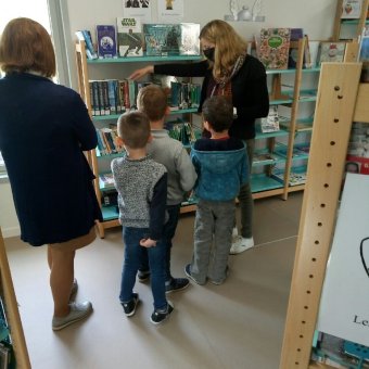 Photo Le 17 mai, la médiathèque accueillait une classe de maternelle